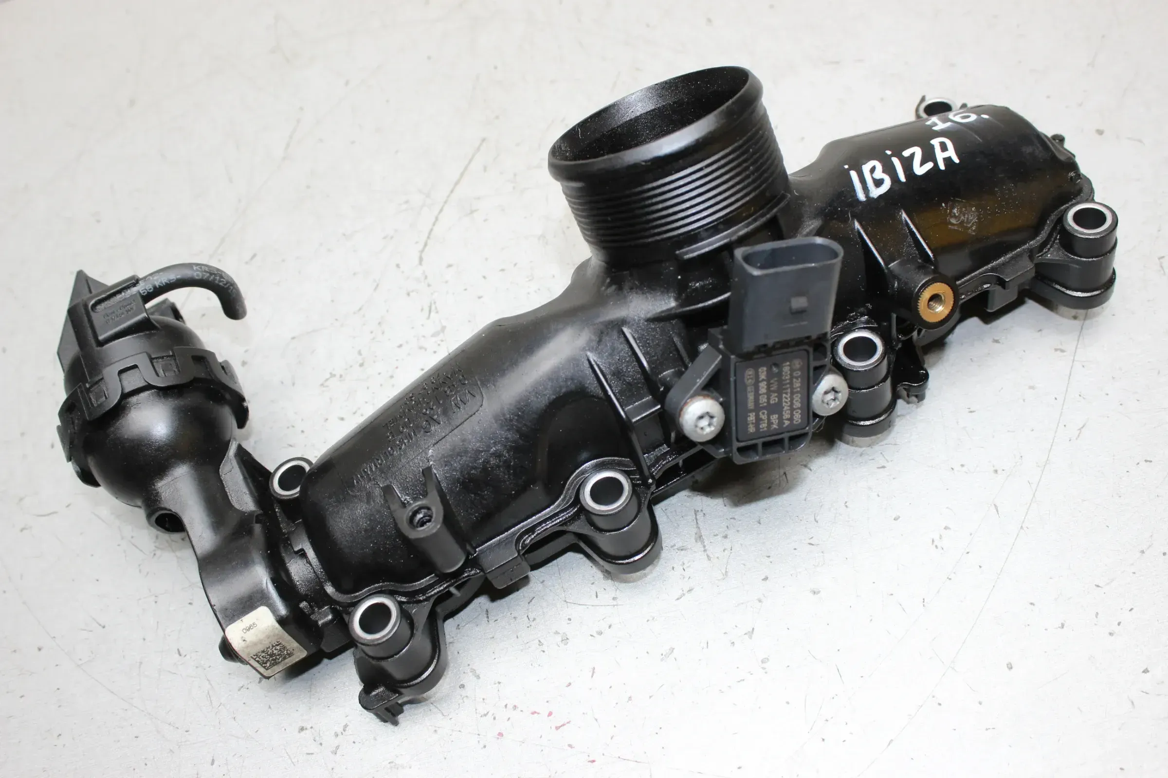 Ansaugkrümmer Saugrohr Drallklappen 04B129709B Seat Ibiza IV 6P8 1.4 TDi Bj.16 - Bild 1