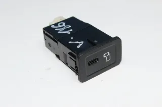 Mercedes Benz W253 Multimedia USB Anschluss Buchse A2478209000 - Bild 1