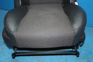 Beifahrersitz Teilleder Sitz vorne rechts Chevrolet Captiva C100 Bj.08 - Bild 5
