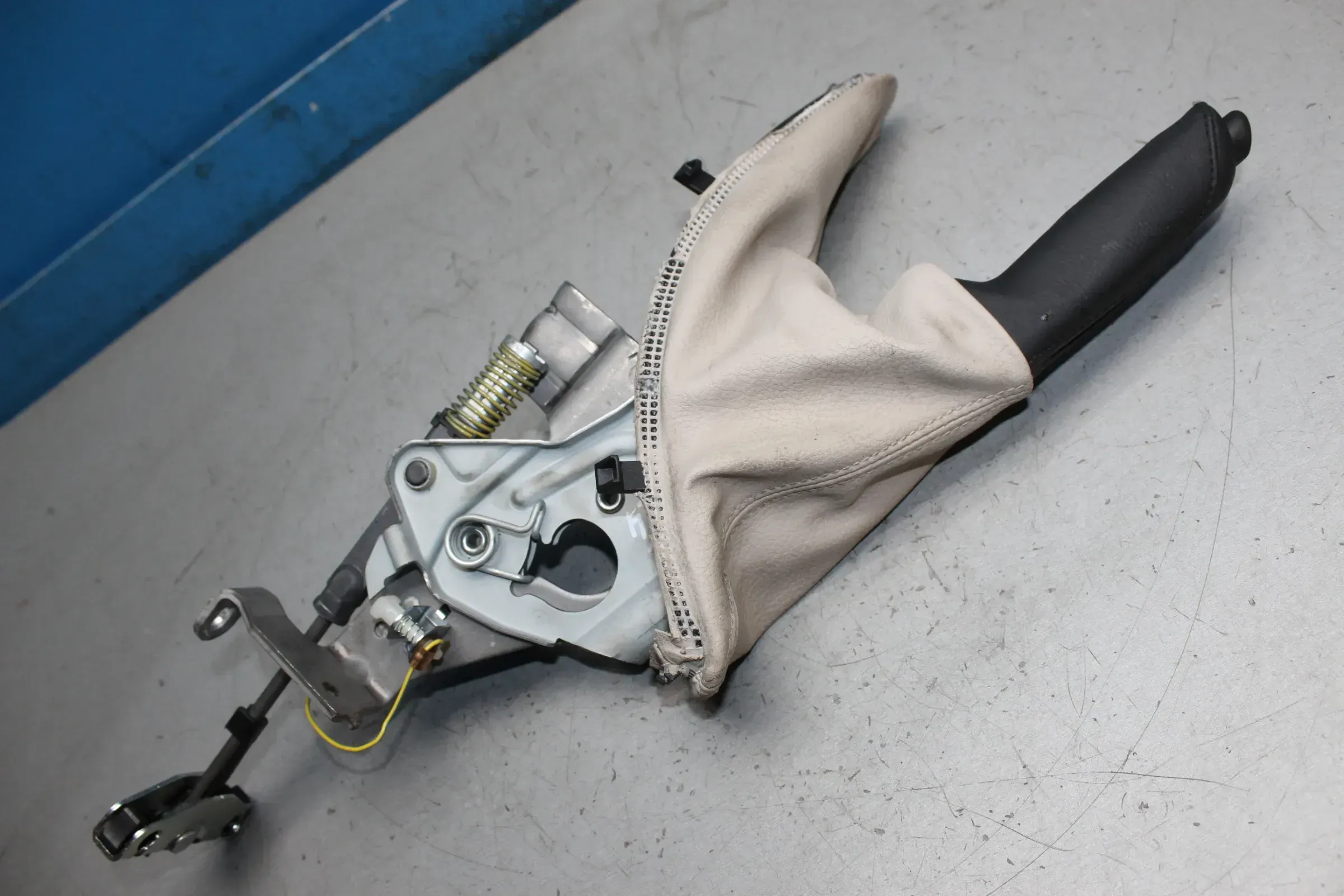 Handbremshebel Hebel Manschette Handbremse 9235427 6799101 BMW 4er F32 Bj.14 - Bild 1