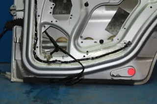 Tata Indica MAT6 Bj.09 Tür mit Türscheibe hinten rechts - Bild 9
