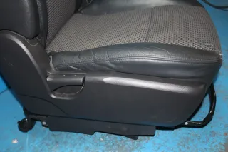 Beifahrersitz Teilleder Sitz vorne rechts Chevrolet Captiva C100 Bj.08 - Bild 8