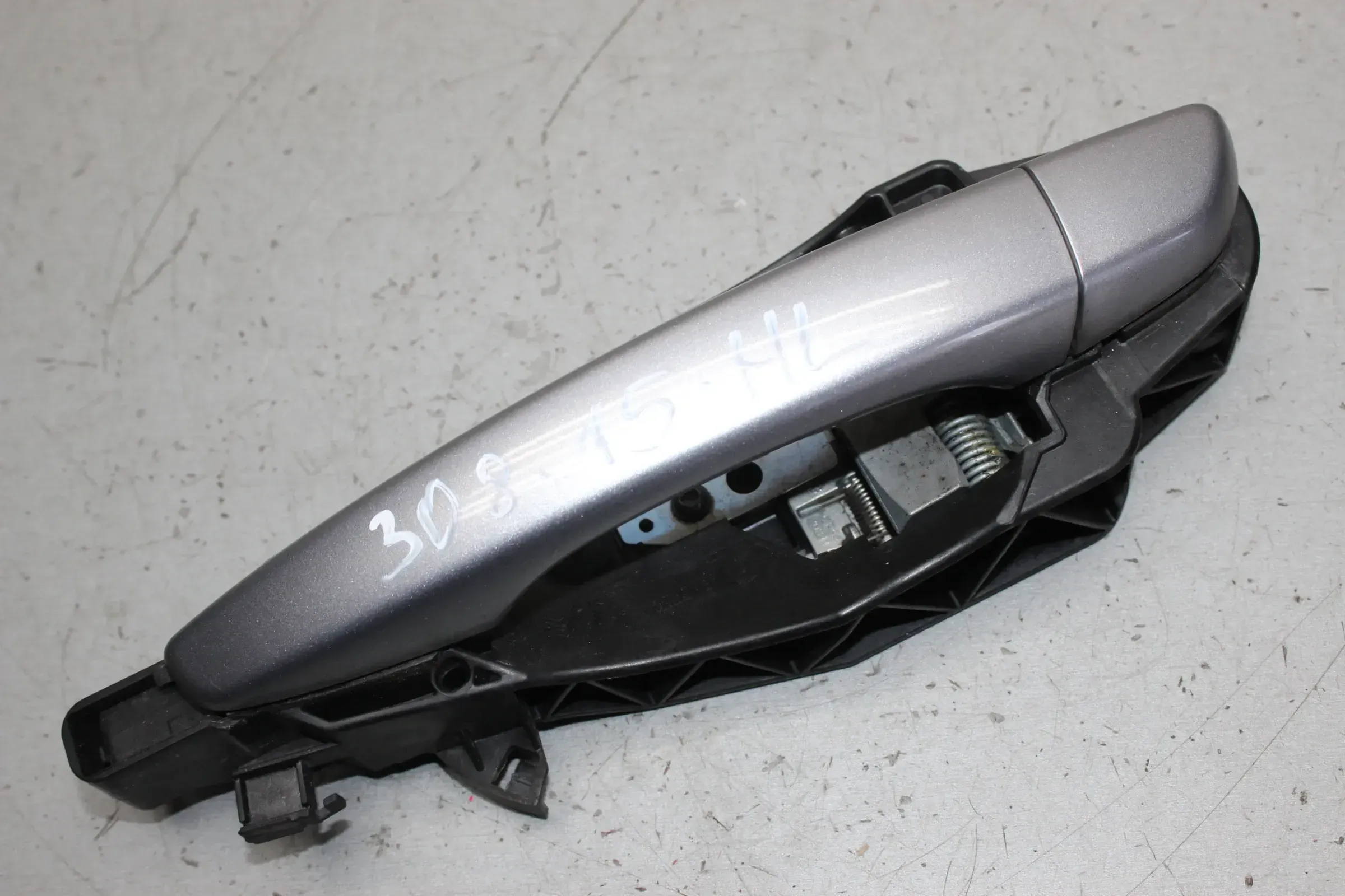 Türgriff Griff außen hinten links 9802977380 Farbe KCA Peugeot 308 II SW Bj.15 - Bild 1