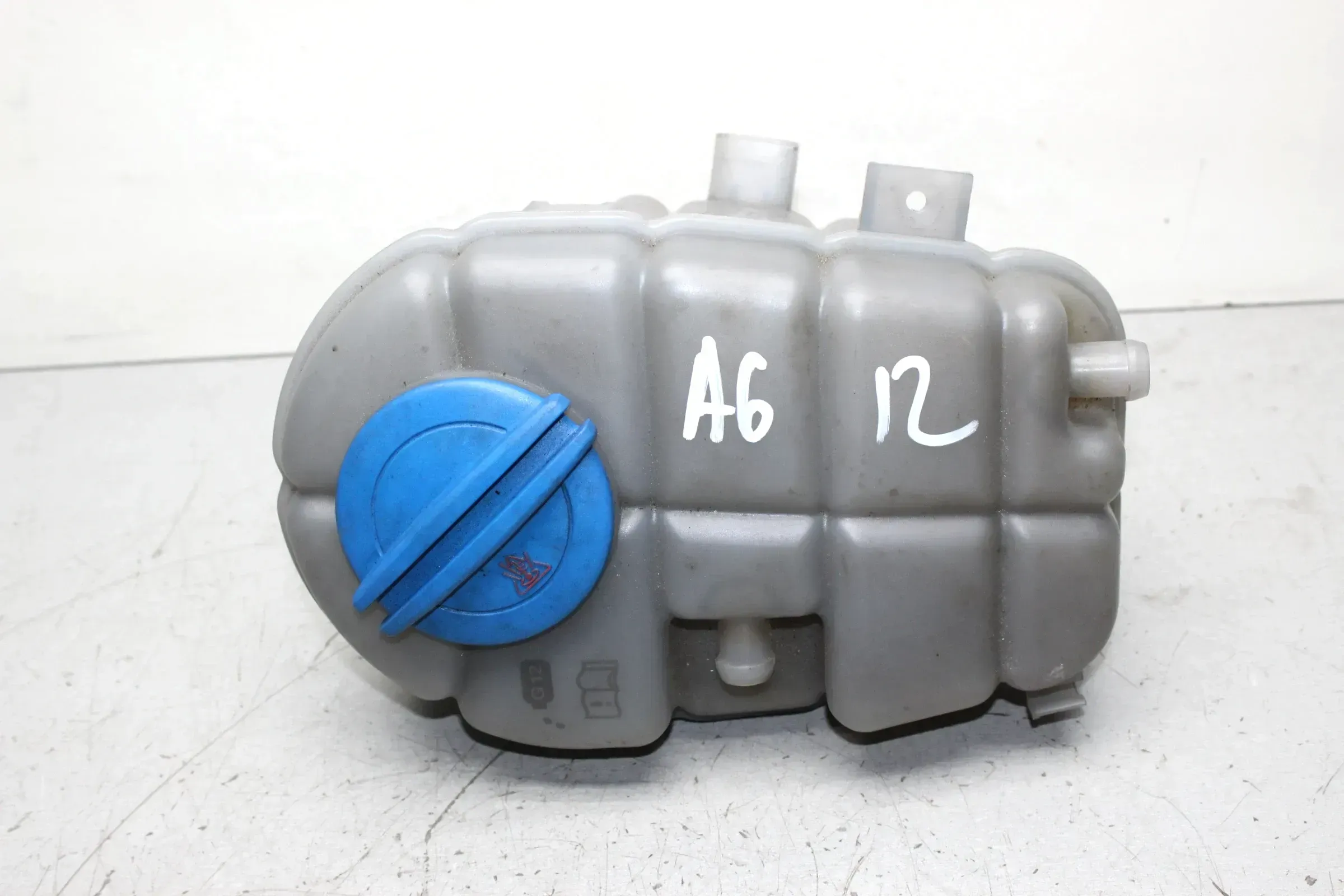 Ausgleichsbehälter Kühlmittel Behälter 4G0121403G Audi A6 4G C7 2.0 TDI Bj.12 - Bild 1