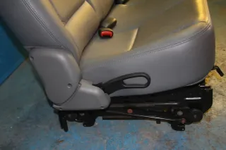 Leder Sitz 3-Reihe hinten Rücksitz Rücksitzbank Chrysler Voyager IV RG GY Bj.08 - Bild 5