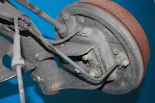Hinterachse Achsträger Achse hinten Trommelbremse ABS Nissan Micra III K12 Bj.09 - Bild 6