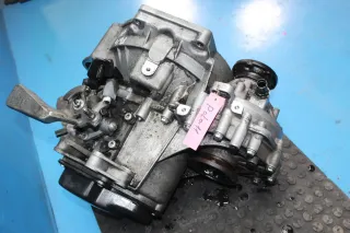 Getriebe 5-Gang Schaltgetriebe code MZL VW Polo V 6R 1.6 TDI Bj.11 - Bild 4