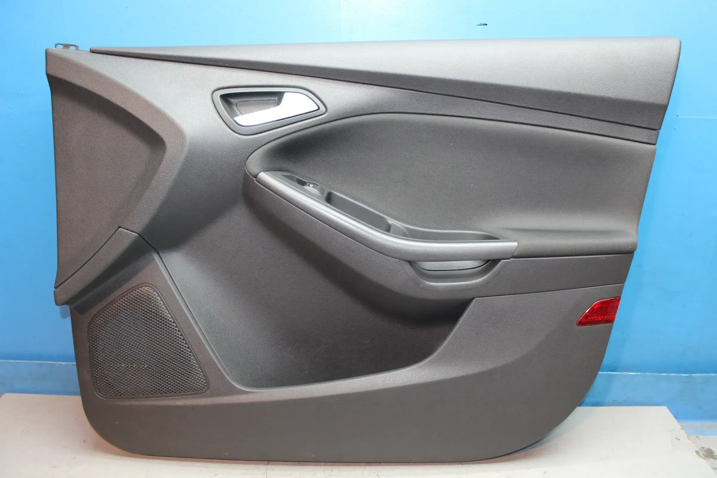 Türverkleidung Türpappe Türgriff Schalter vorne rechts Ford Focus III 3 DYB Bj15 - Bild 1