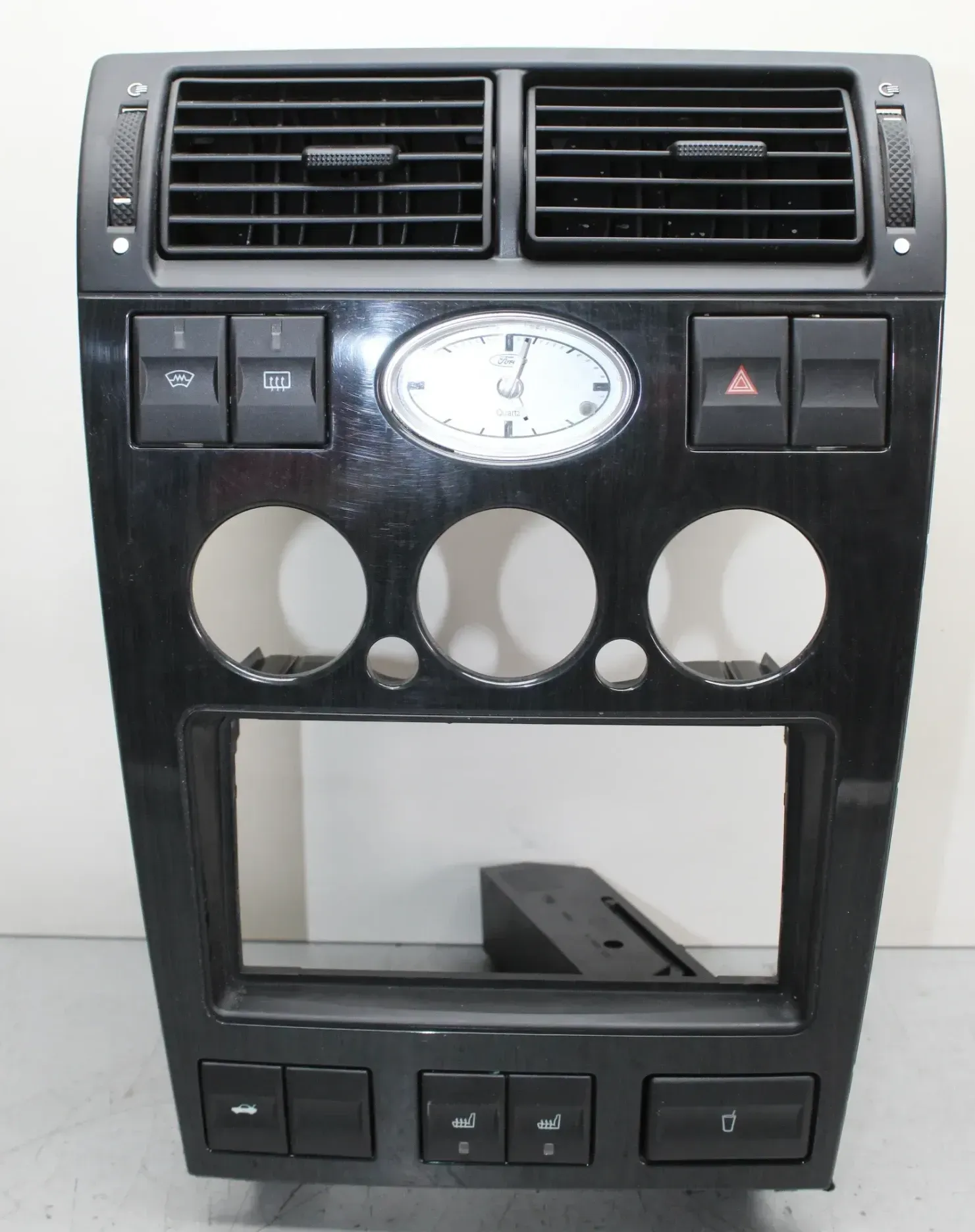 Verkleidung mit Uhr Sitzheizung Schalter Becherhalter Ford Mondeo III BWY Bj.01 - Bild 1