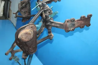 Lada Niva 2121 Bj.09 Vorderachse Querträger vorne Querlenker links rechts - Bild 6