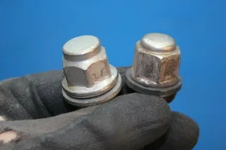 Hyundai Trajet Bj.05 orig 18+2 Radmutter Radschraube SW 21mm - Bild 4
