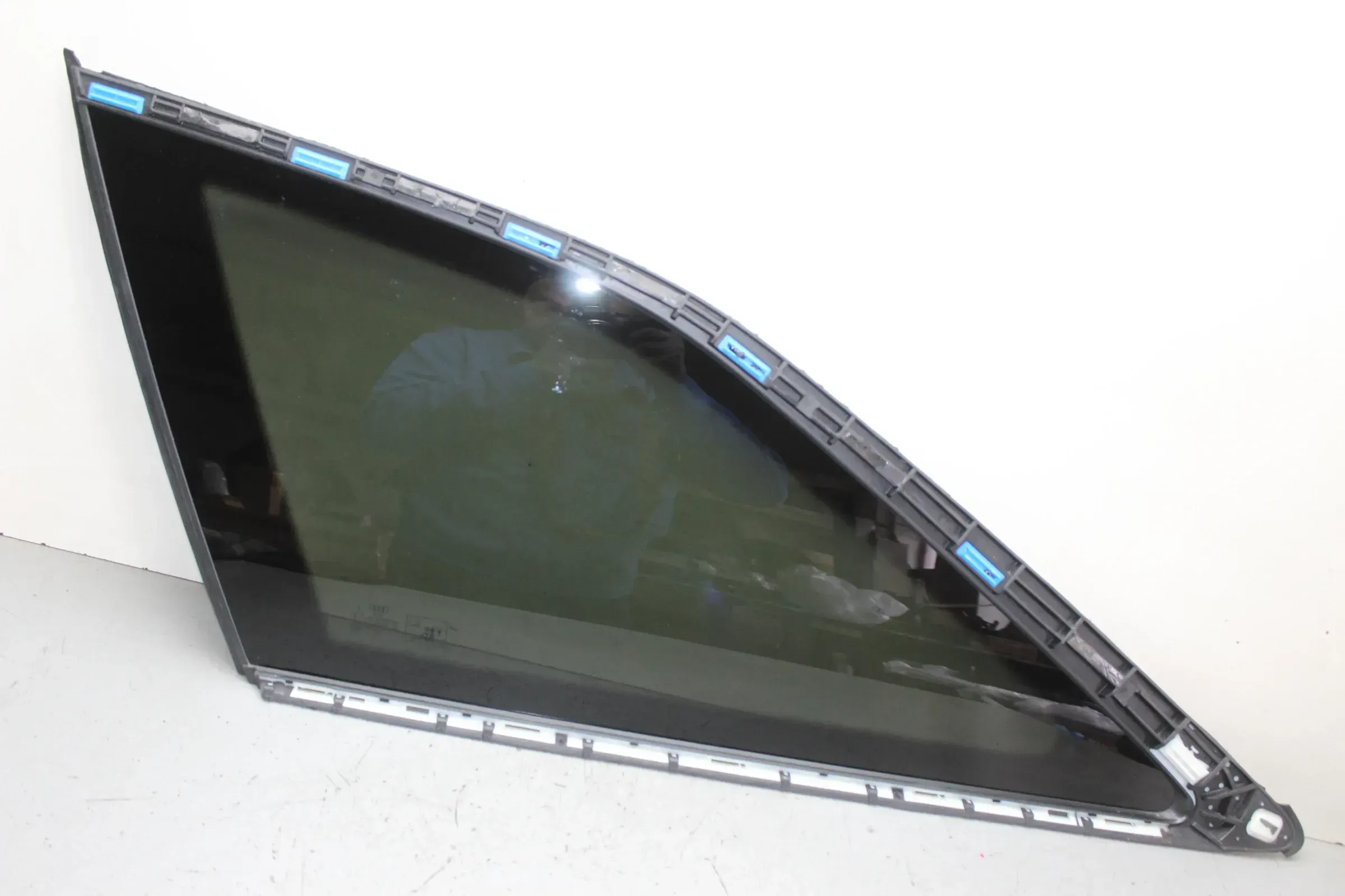 4K9845297E Seitenscheibe Scheibe hinten links Audi A6 4A Avant Quattro Bj.22 - Bild 1