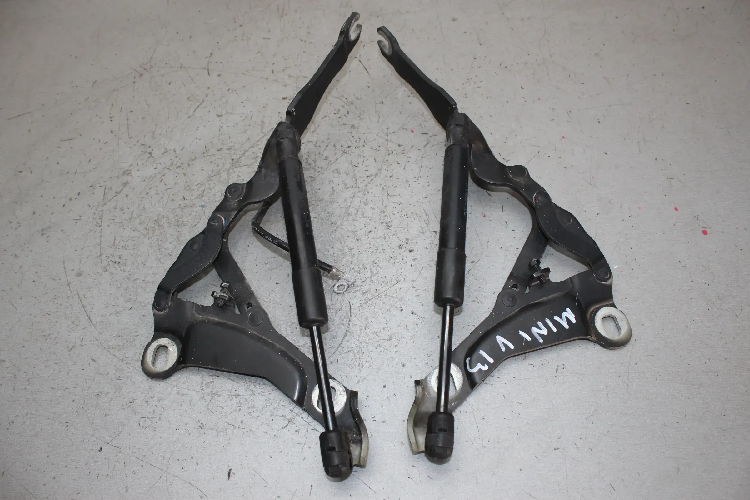 2x Scharnier Motorhaube links und rechts mit Gasdruckfeder MINI Cooper R58 Bj.13 - Bild 1
