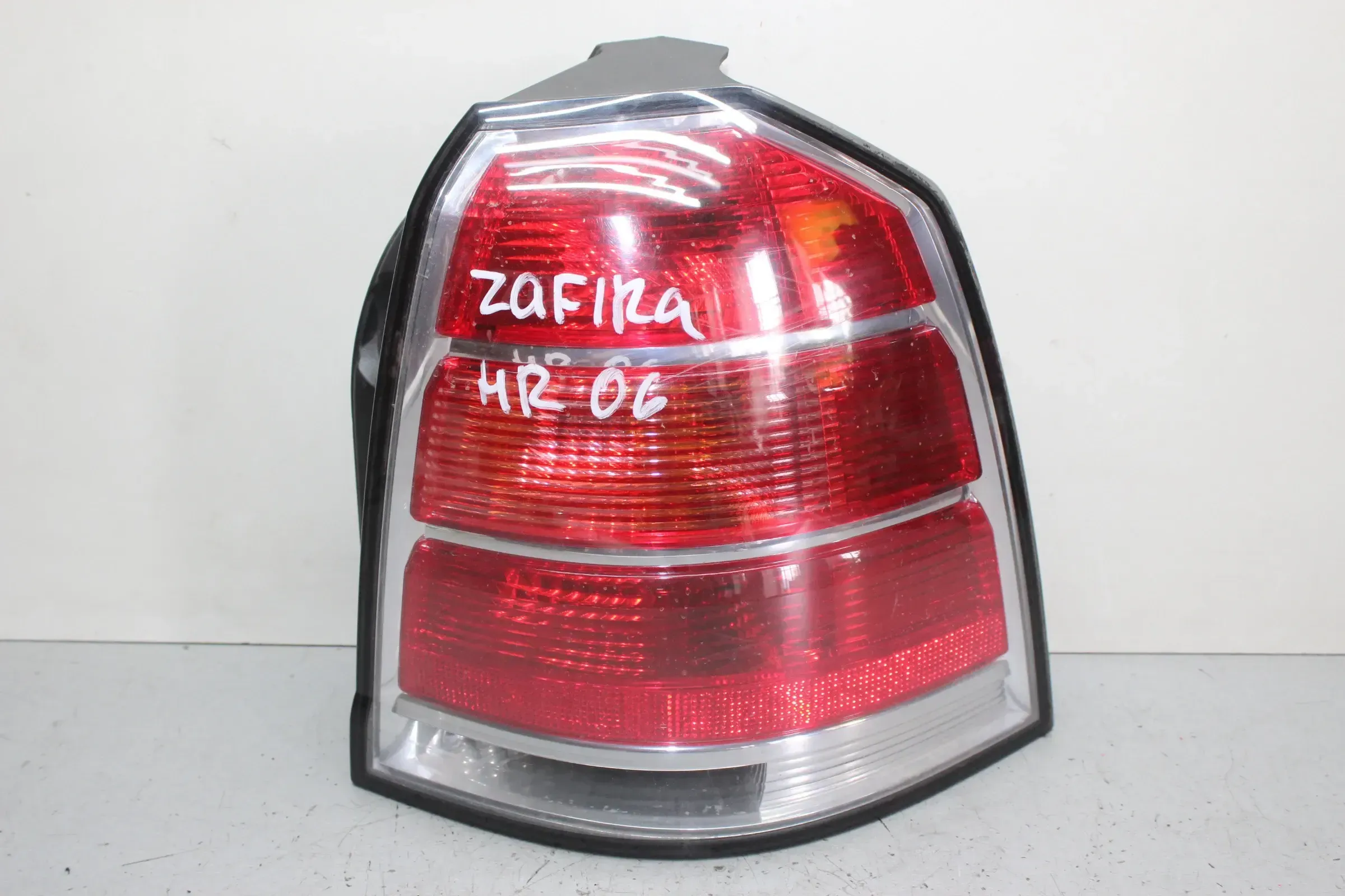 Rückleuchte Heckleuchte Rücklicht rechts 24451843R Opel Zafira B Bj.06 - Bild 1