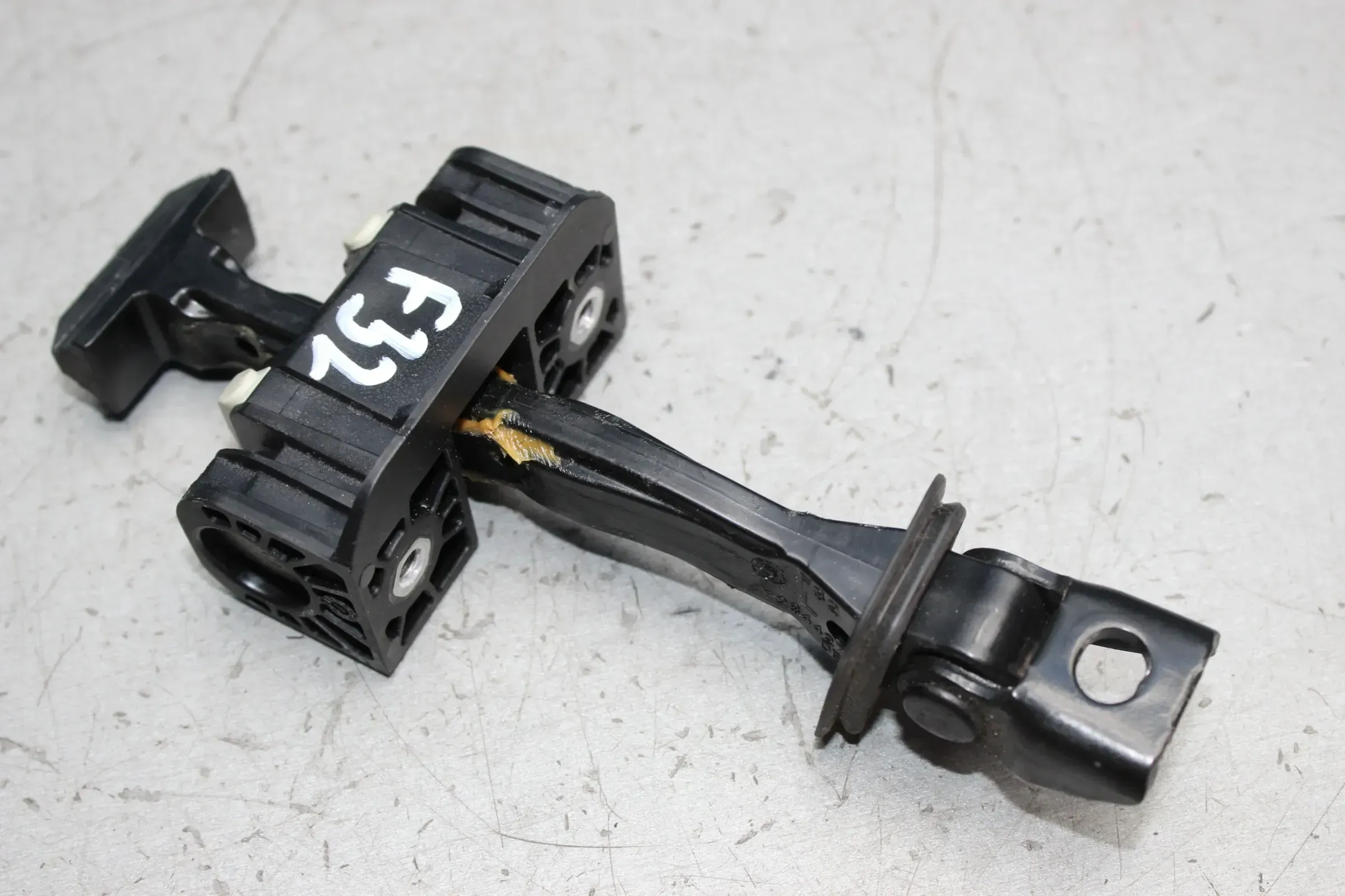 Türfangband Türstopper Türbremse vorne links 7284427 BMW 4er F32 Bj.14 - Bild 1
