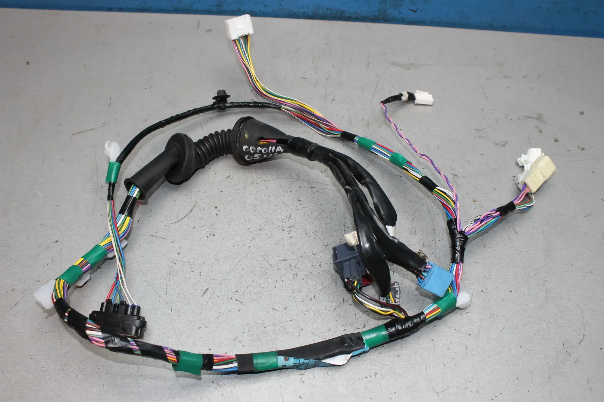 Türkabelbaum Kabelbaum vorne links 821521E170B Toyota Corolla E12 Bj.05 - Bild 1