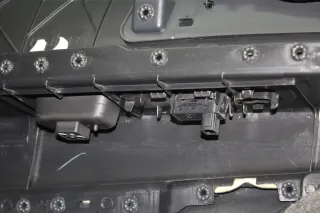 Türverkleidung Türpappe vorne rechts 98004757ZE Peugeot 5008 I 0E_ Bj.13 - Bild 8