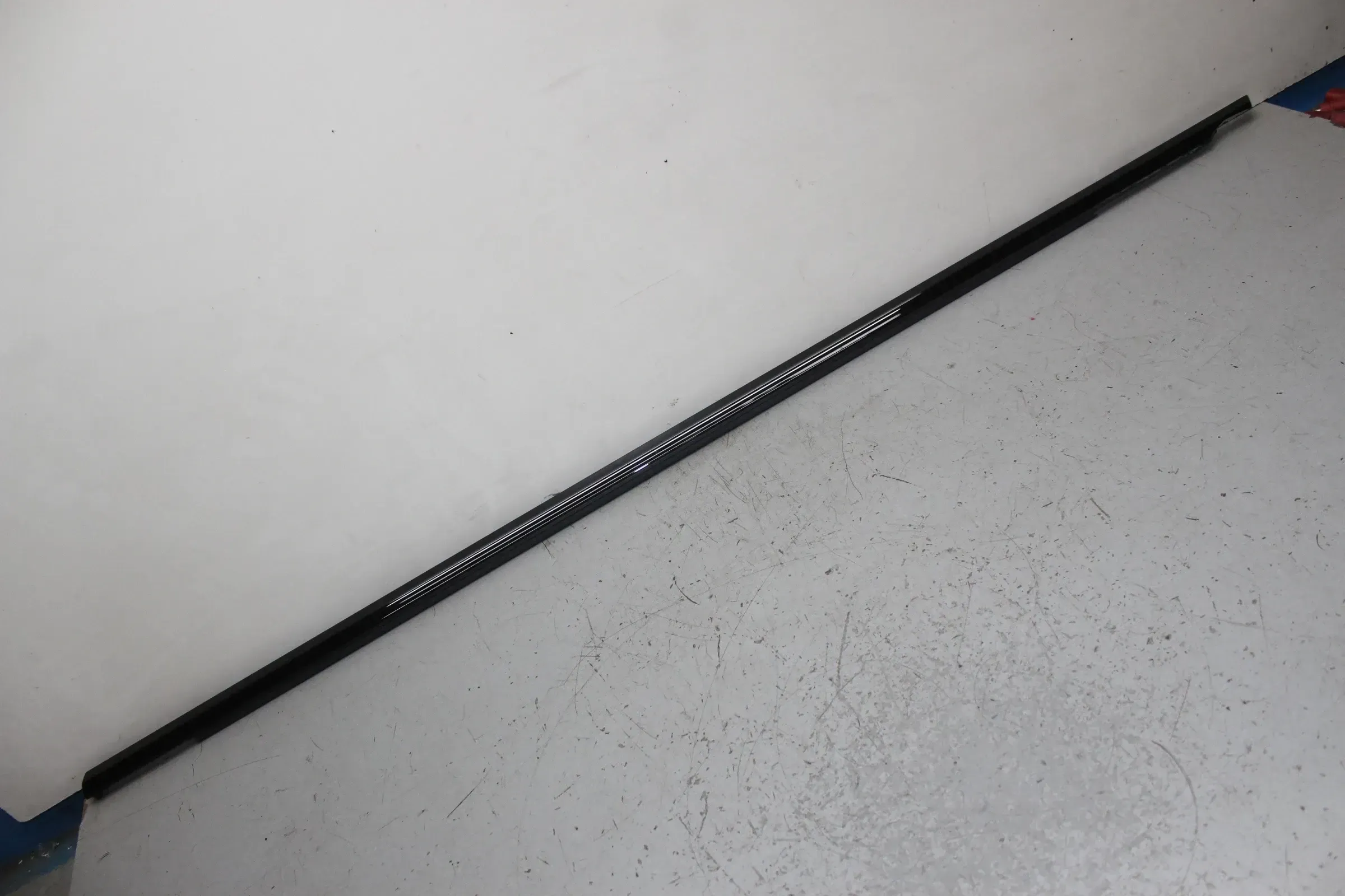 Fensterschachtabdichtung mit Zierleiste vorne links 4K0837475A Audi A6 S6 4A - Bild 1