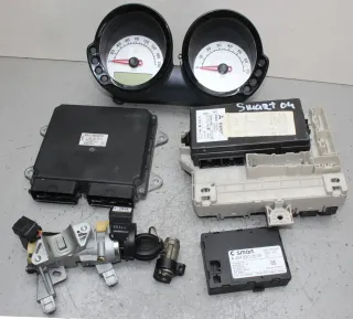 Motorsteuergerät Zündschloss Tacho Sicherungskasten Smart Forfour 454 1.3 70 kW - Bild 1