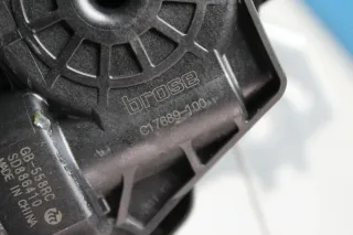 Fensterheber Motor mit Gestänge hinten rechts 827004EA0A Renault Kadjar Bj.16 - Bild 4