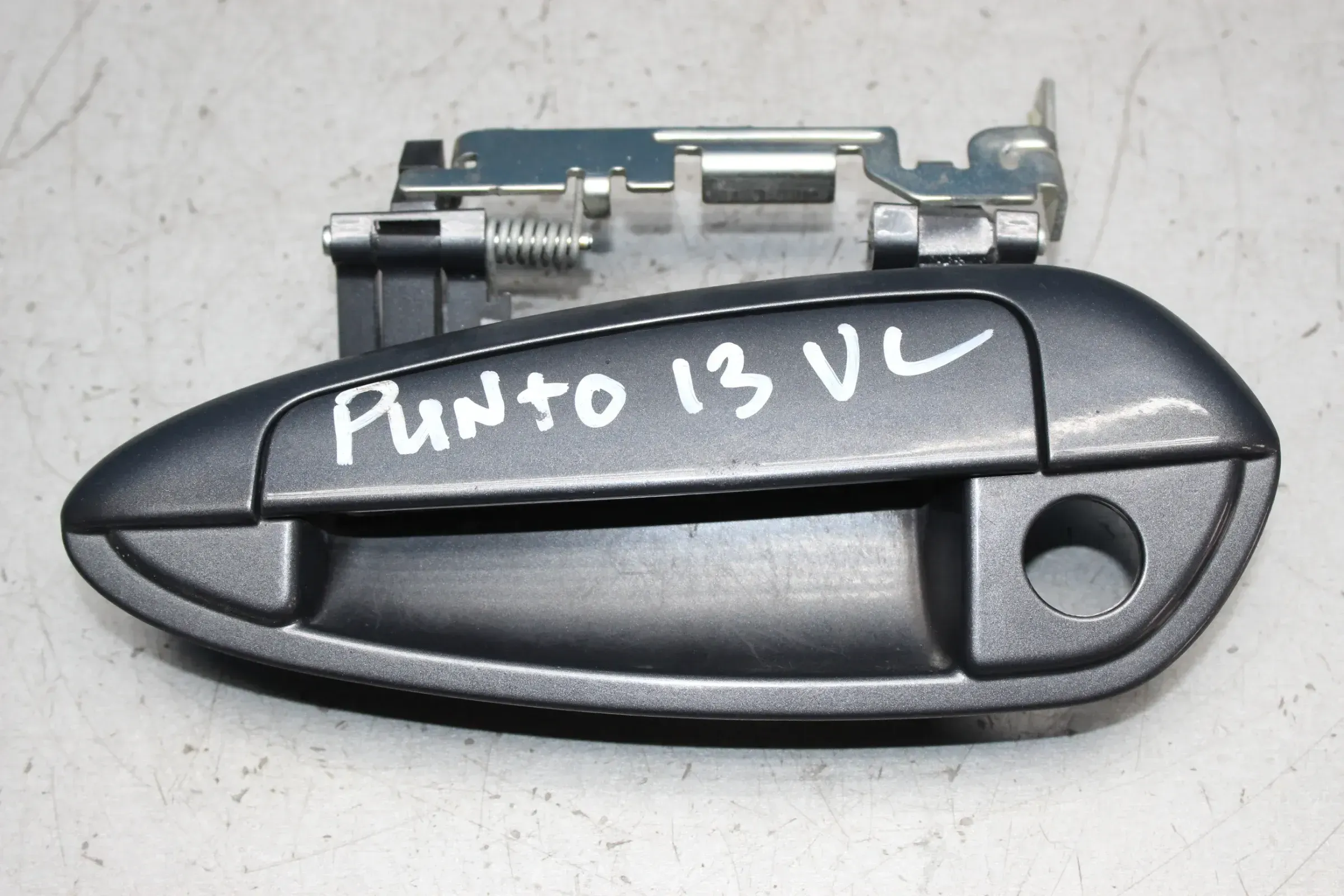 Türgriff außen Griff vorne links 679 Grau Fiat Punto 199 Bj.13 - Bild 1