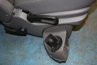 Leder Sitz 2-Reihe hinten rechts Armlehne Klappb Chrysler Voyager IV RG GY Bj.08 - Bild 5
