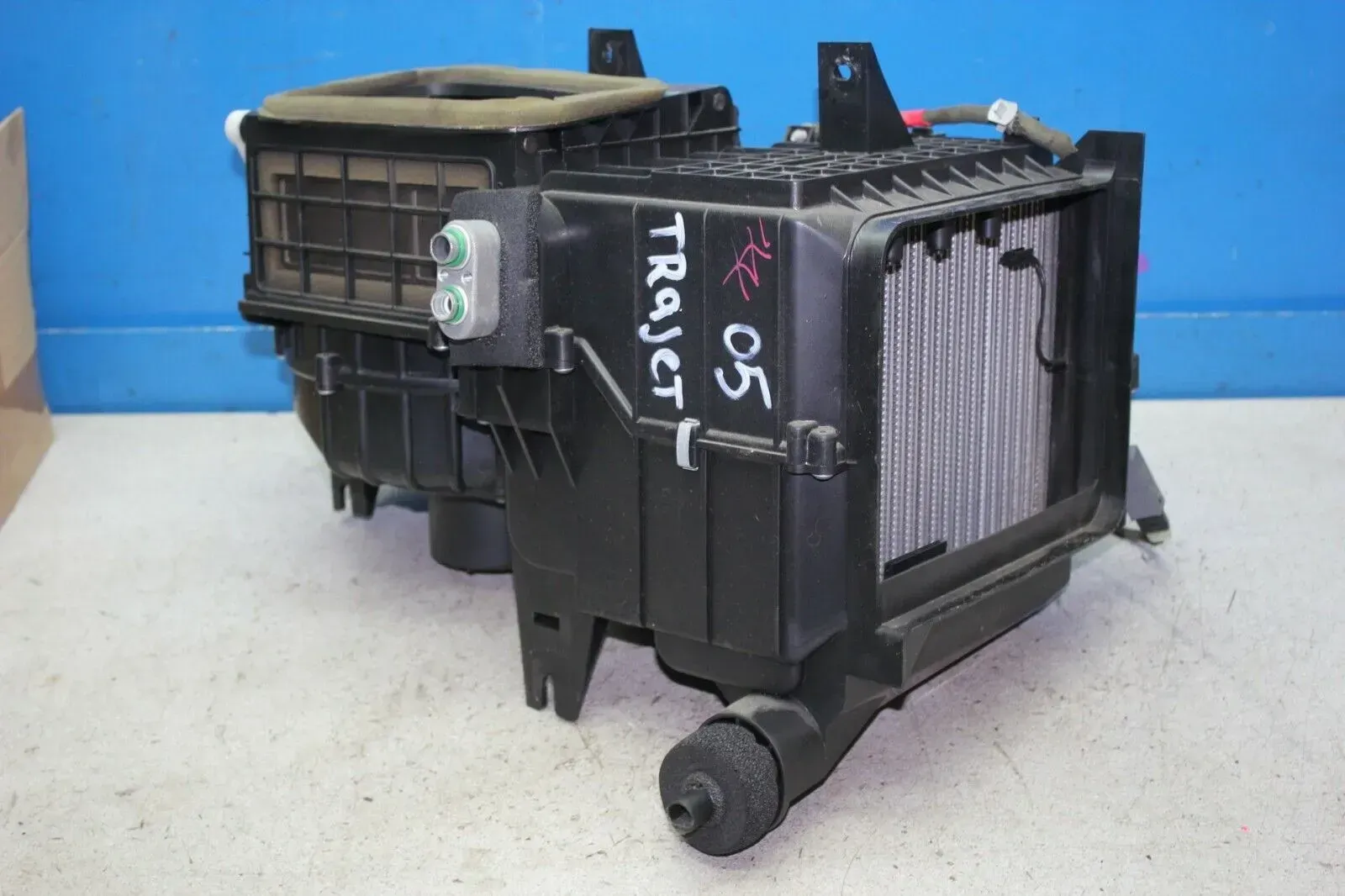 Hyundai Trajet Bj.05 Gebläsemotor Lüftermotor Klimaverdampfer mit Gehäuse vorne - Bild 1