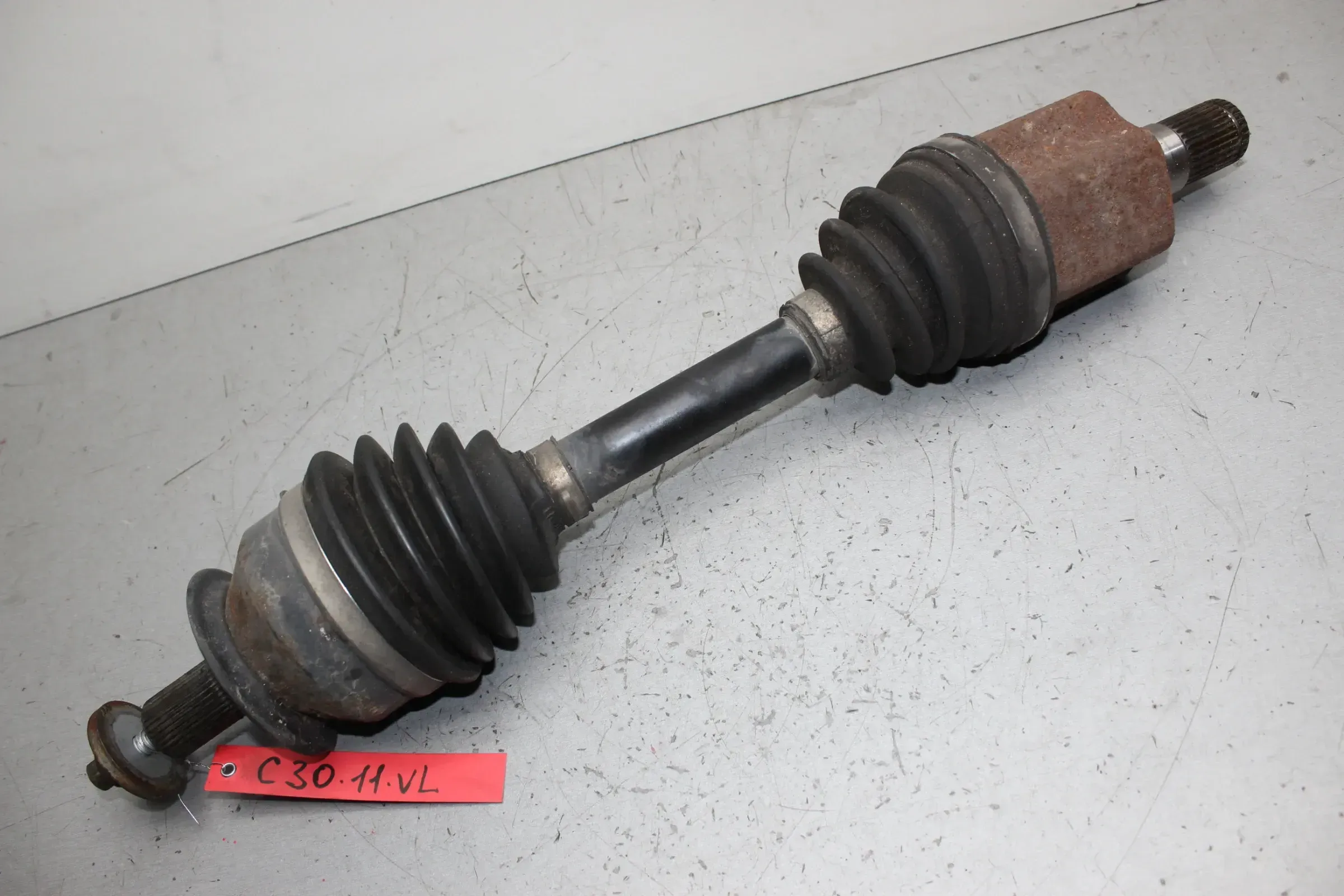 Antriebswelle Gelenkwelle vorne links 31272229 Volvo C30 2.0 D4 Facelift Bj.11 - Bild 1