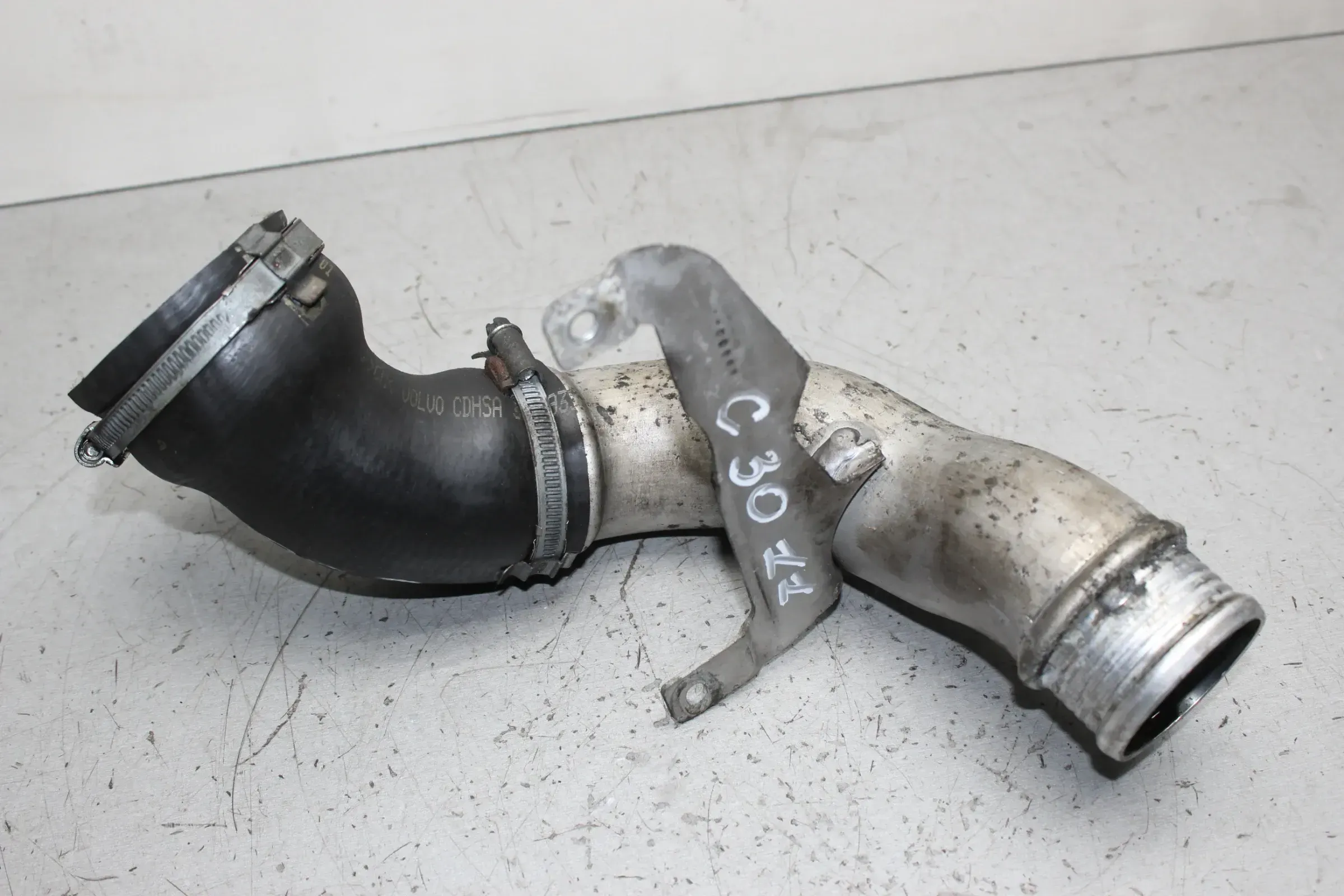 Ladeluftleitung Ansaugrohr Schlauch 31319795 Volvo C30 2.0 D4 Facelift Bj.11 - Bild 1