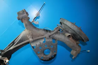 Hinterachse Achsträger Achse Achsschenkel Toyota Urban Cruiser 4WD D-4D Bj.09 - Bild 8