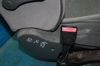 Fahrersitz Sitz vorne links el. verstellbar mit Airbag Peugeot 407 SW Bj.06 - Bild 9