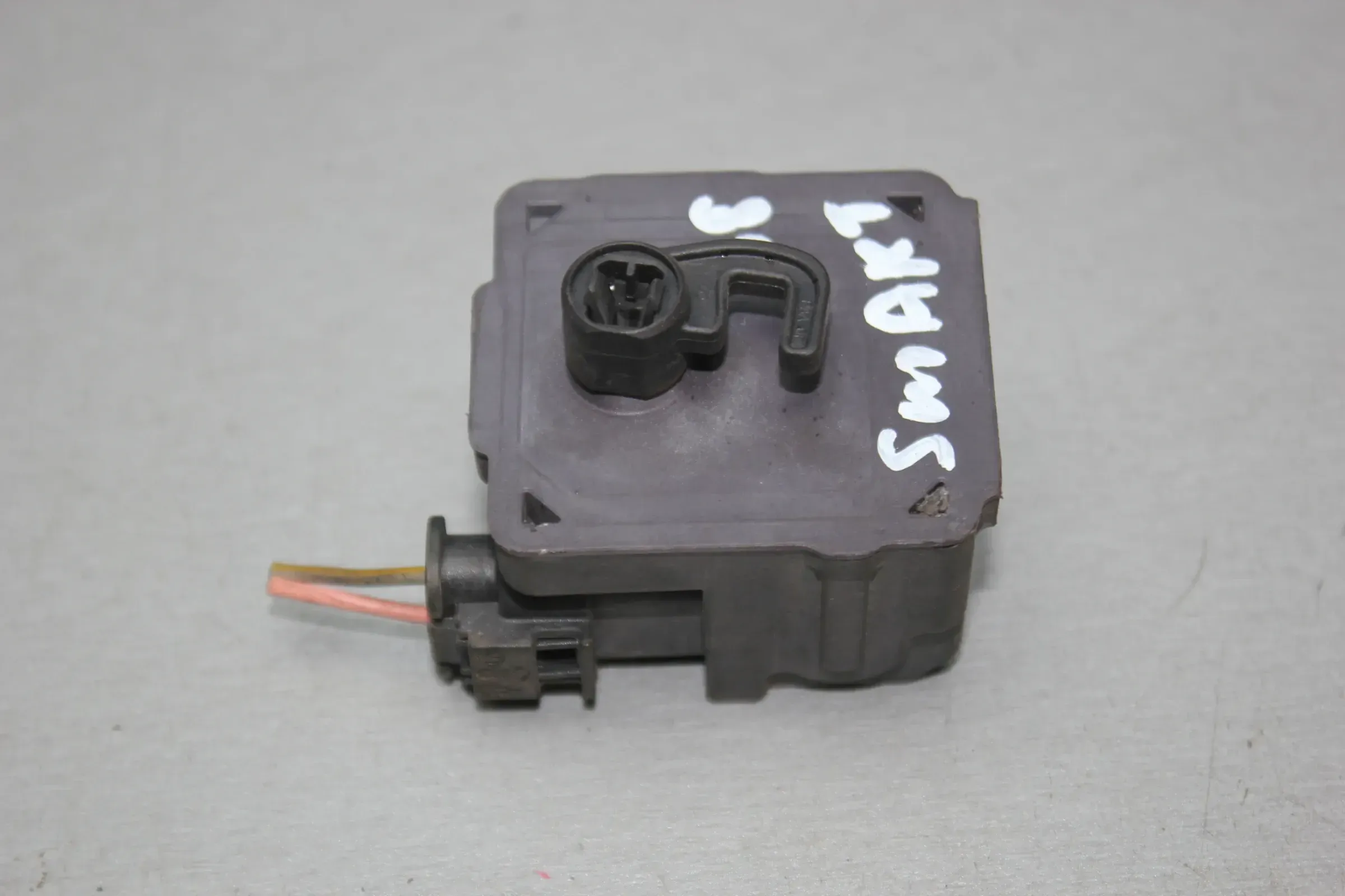 ZV Stellmotor Verriegelung Tankklappe 896104Q02 Smart Fortwo 451 Bj.08 - Bild 1