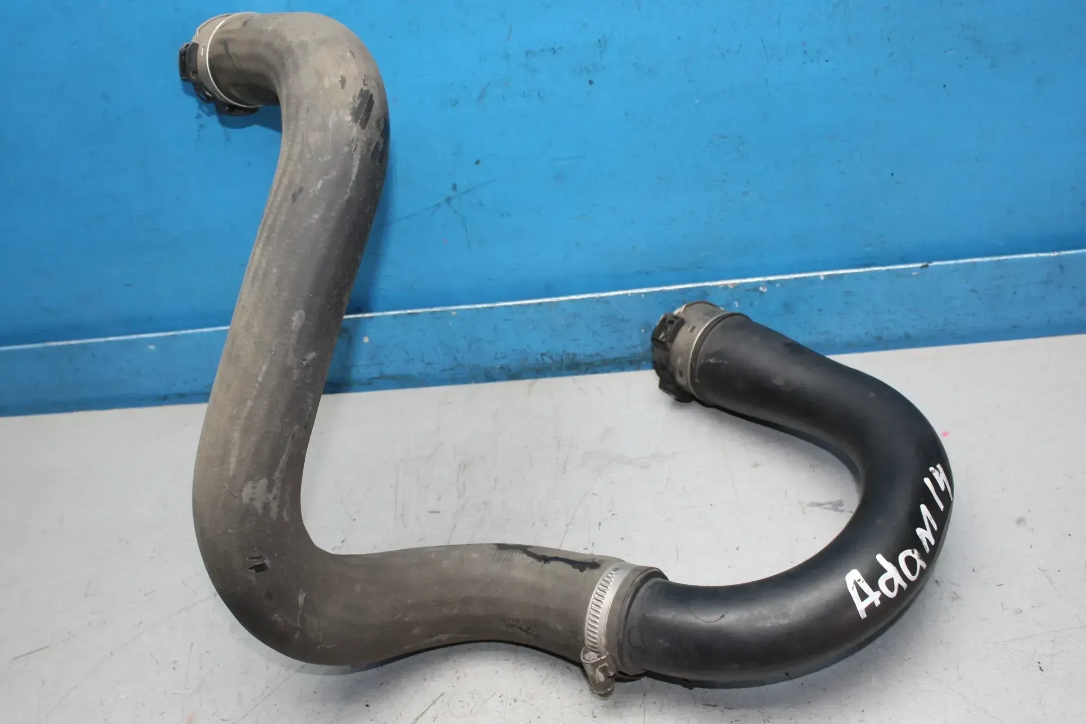 Ladeluftrohr Schlauch Rohr 13372291, 2009081B Opel Adam M13 1.0 Turbo Bj.14 - Bild 1