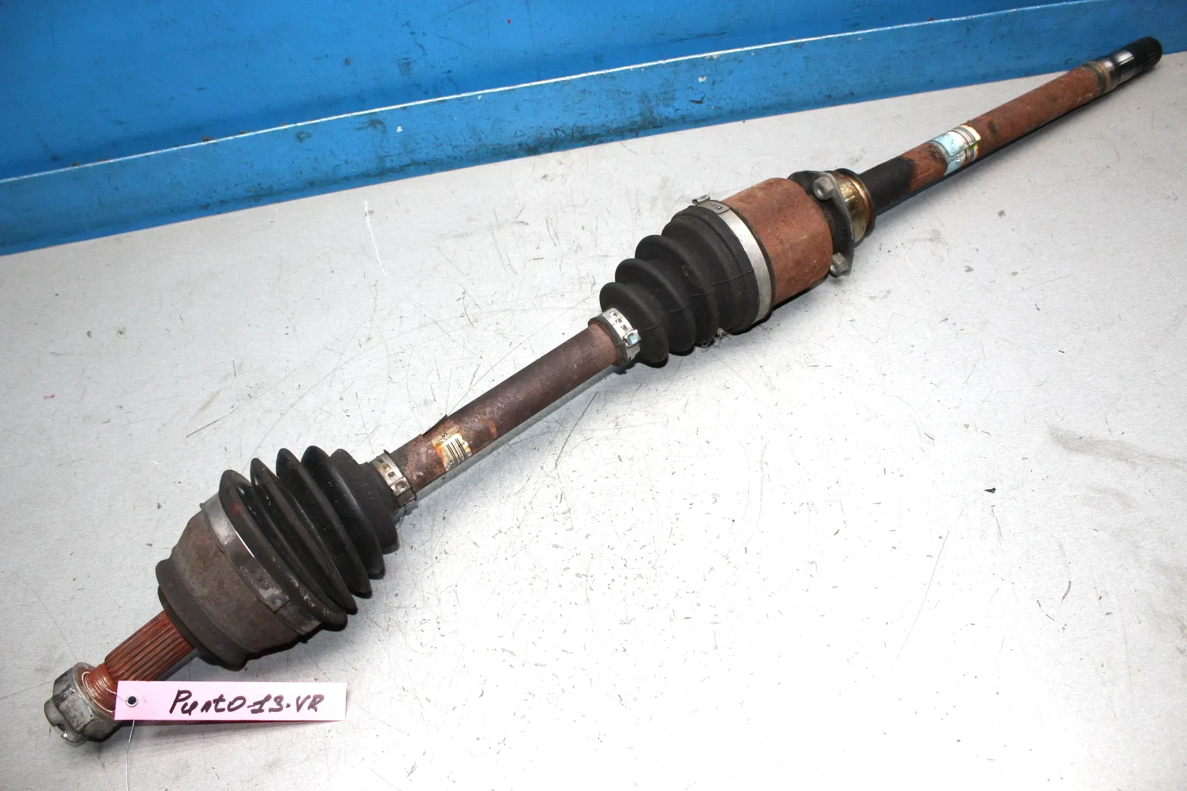 Antriebswelle Gelenkwelle vorne rechts Fiat Punto 199 1.3 D Bj.13 - Bild 1