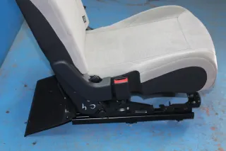Citroen C4 Picasso I UD Bj.10 Sitz hinten links ISOFIX - Bild 5