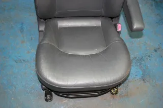 Hyundai Trajet FO Bj.05 Leder Sitz vorne rechts mit Armlehne, Sitzheizung - Bild 4