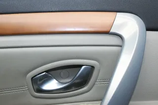 Türverkleidung Türpappe vorne links Leder Holzdekor Renault Laguna 3 III Bj.08 - Bild 3