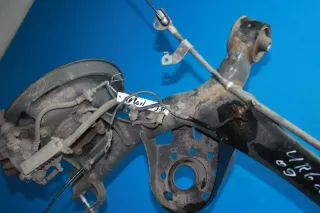 Hinterachse Achsträger Achse Achsschenkel Toyota Urban Cruiser 4WD D-4D Bj.09 - Bild 2