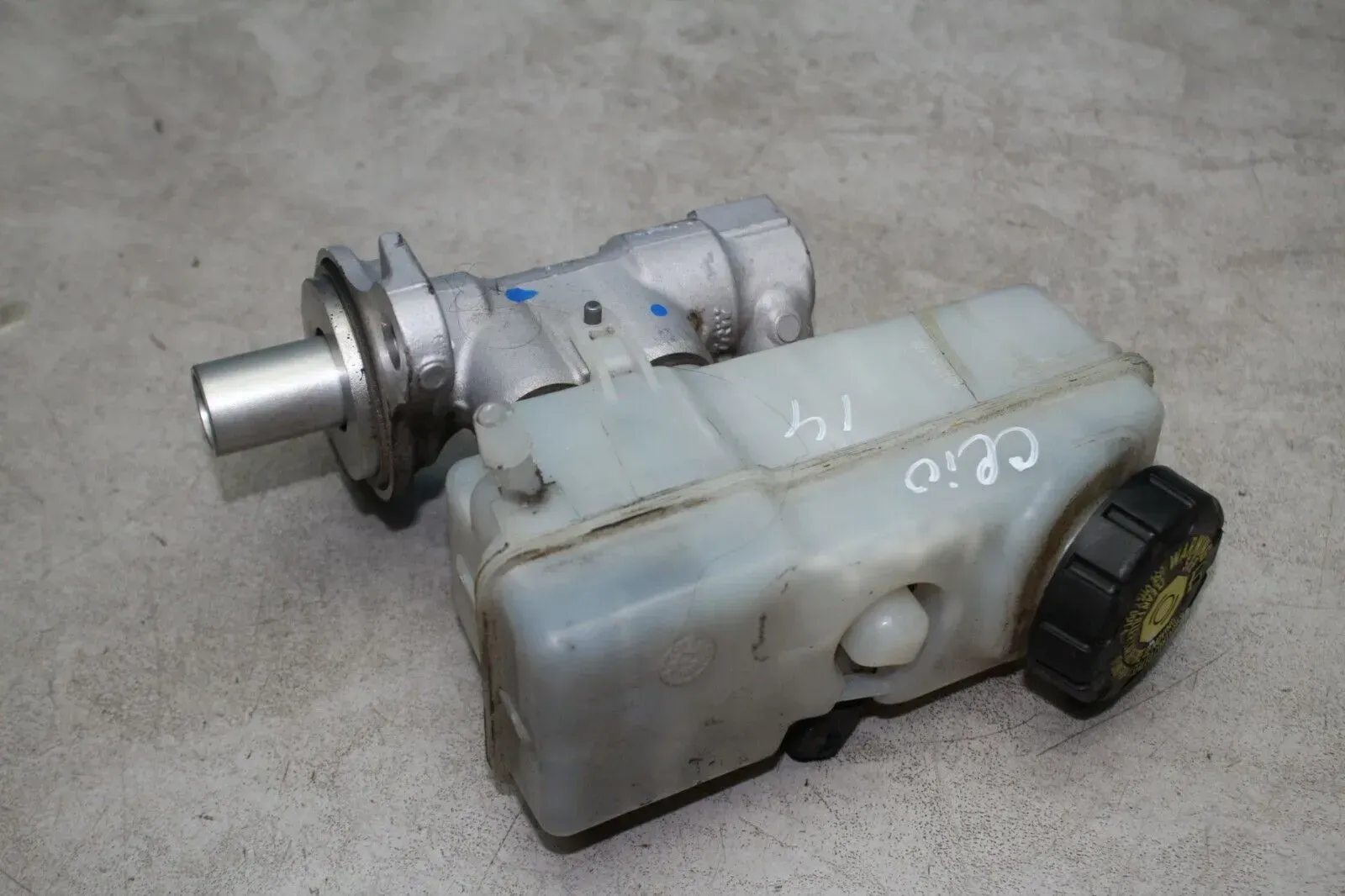 HBZ Hauptbremszylinder mit Behälter 460915125R Renault Clio IV 1.5 dCi Bj.14 - Bild 1