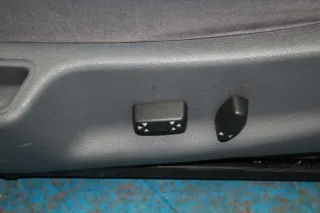 Fahrersitz Sitz vorne links el. verstellbar mit Airbag Peugeot 407 SW Bj.06 - Bild 3