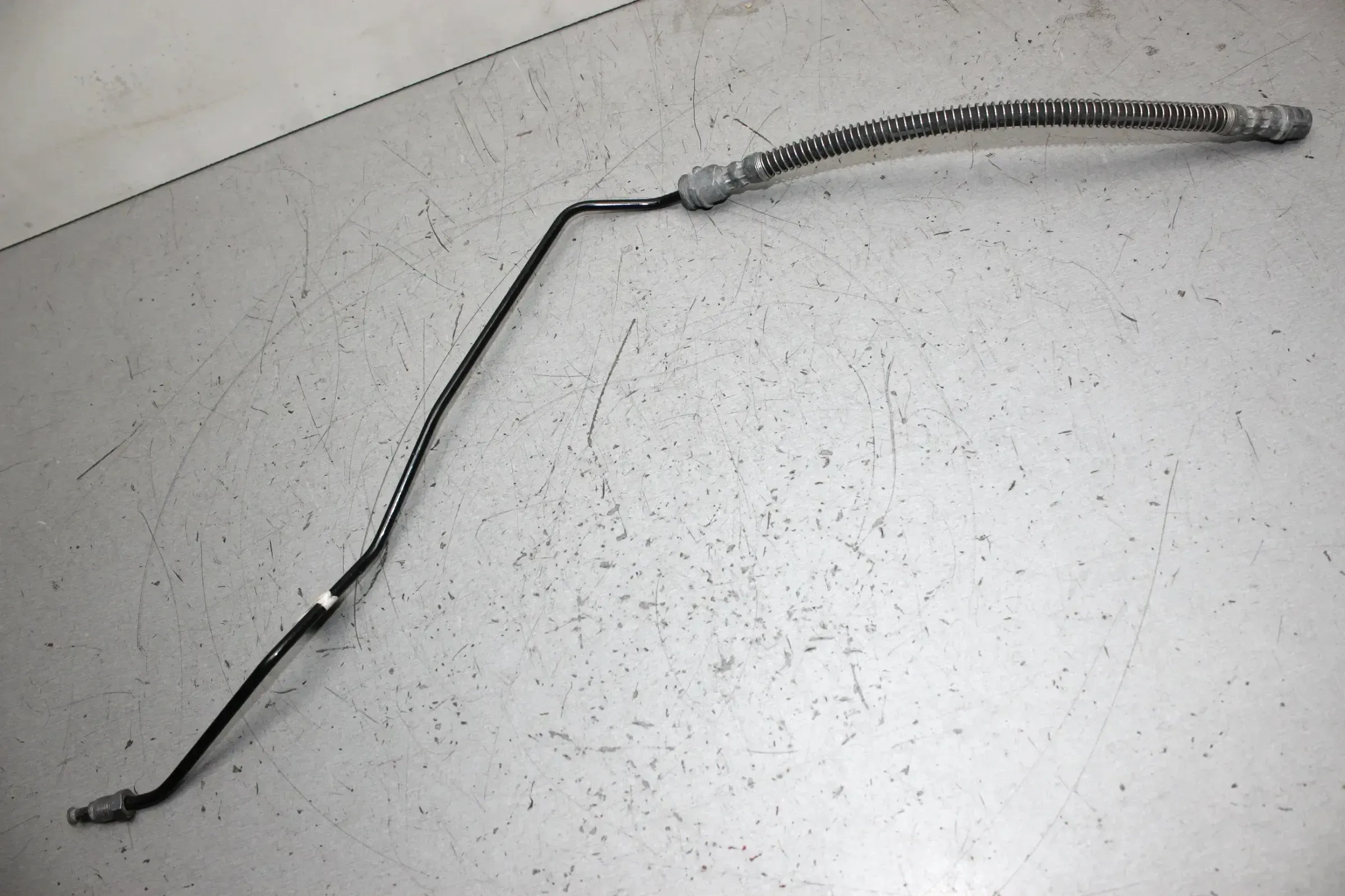 Bremsleitung Bremsschlauch vorne links 9J1611707F Porsche Taycan Y1A - Bild 1
