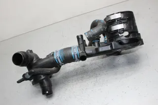 Kühlwasser Leitung Thermostat Gehäuse A6512002700 Mercedes GLC X253 220 D Bj.19 - Bild 4