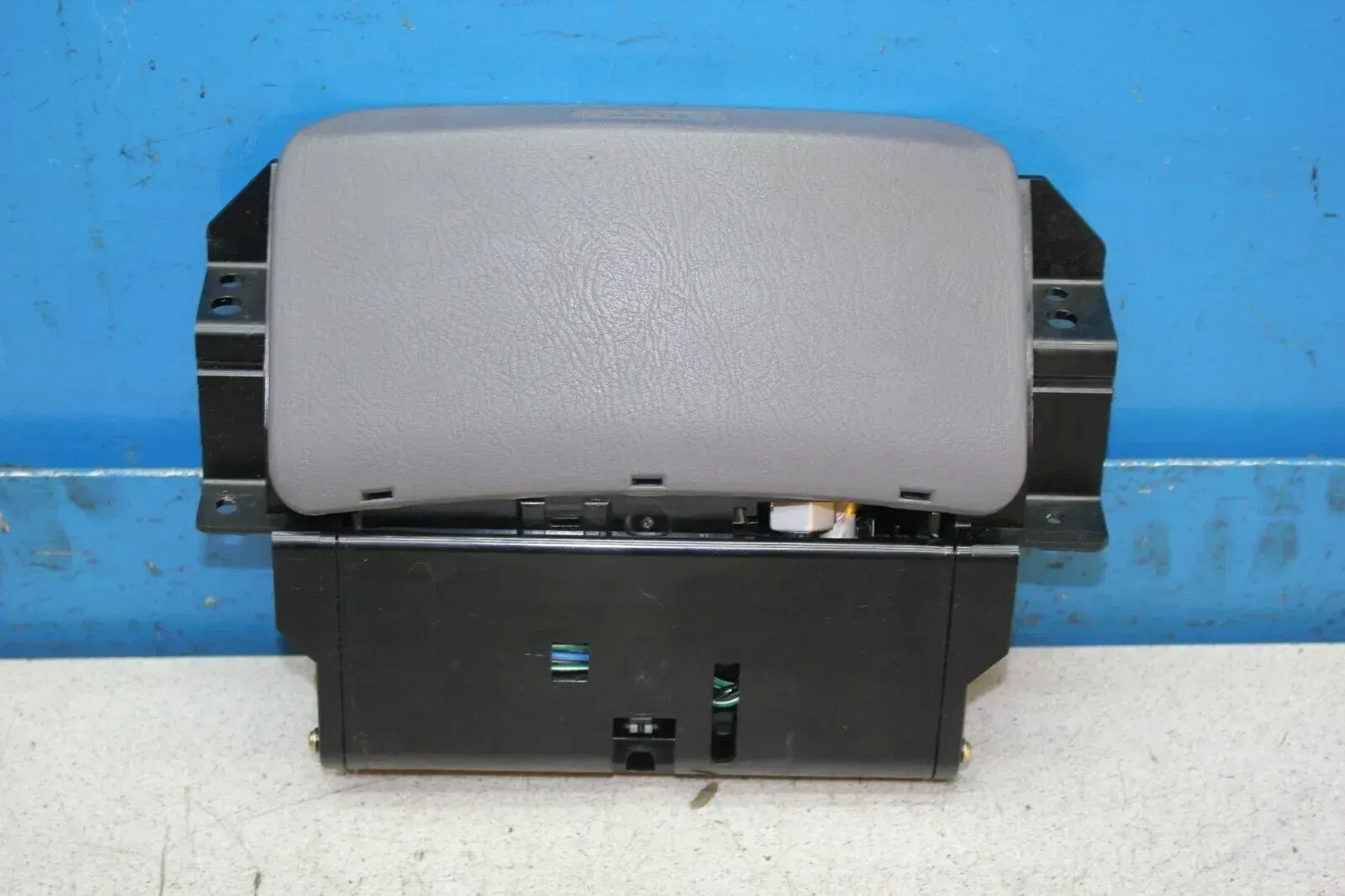 Hyundai Trajet Bj.05 Aschenbecher Ascher Zigarettenanzünder - Bild 1