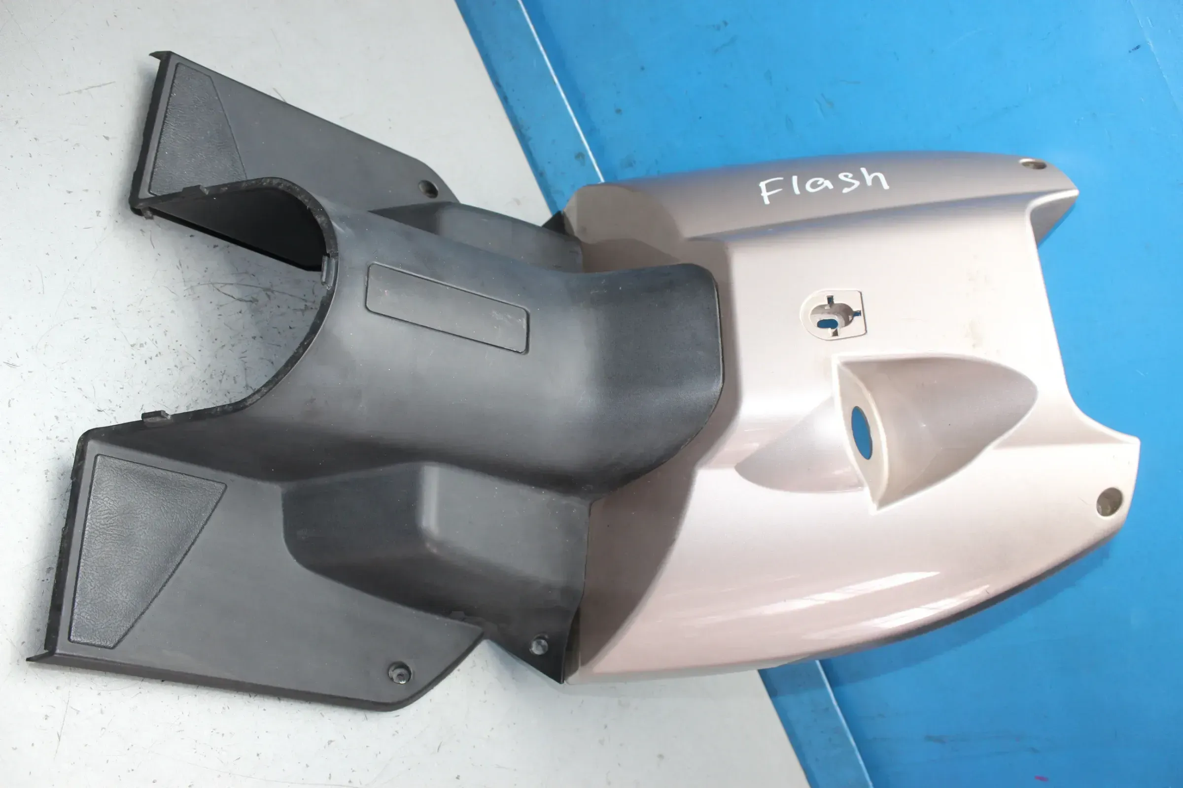Beinschild Verkleidung innen Innenraum Abdeckung Keeway Flash 50 - Bild 1