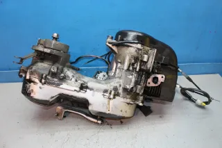 Motor KW1E40QMB mit Vergaser Anlasser für Roller Keeway Flash 50 2-Takt - Bild 5