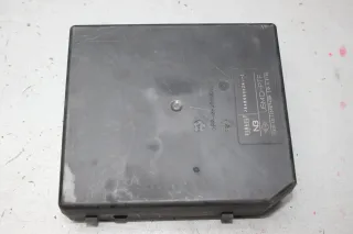 Sicherungskasten Relaiskasten Zentralelektrik 284B66052R Renault Laguna III Bj09 - Bild 2