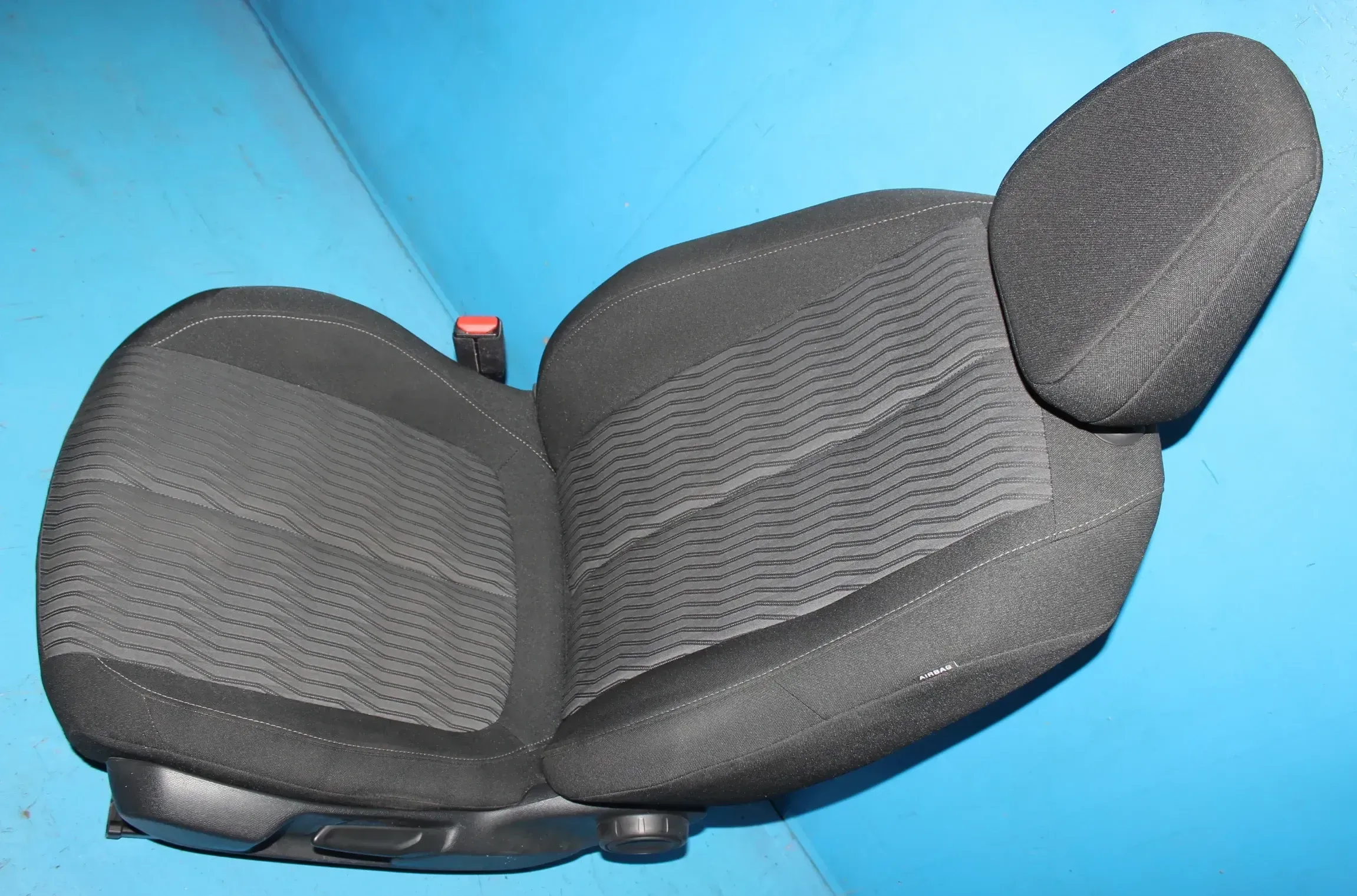 Fahrersitz Sitz vorne links Sitzheizung Peugeot 308 II T9 Bj.14 - Bild 1