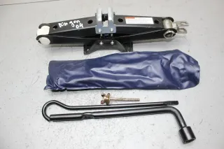 Wagenheber Bordwerkzeug Suzuki Wagon R+ Schrägheck 1.3 MA Bj.04 - Bild 1