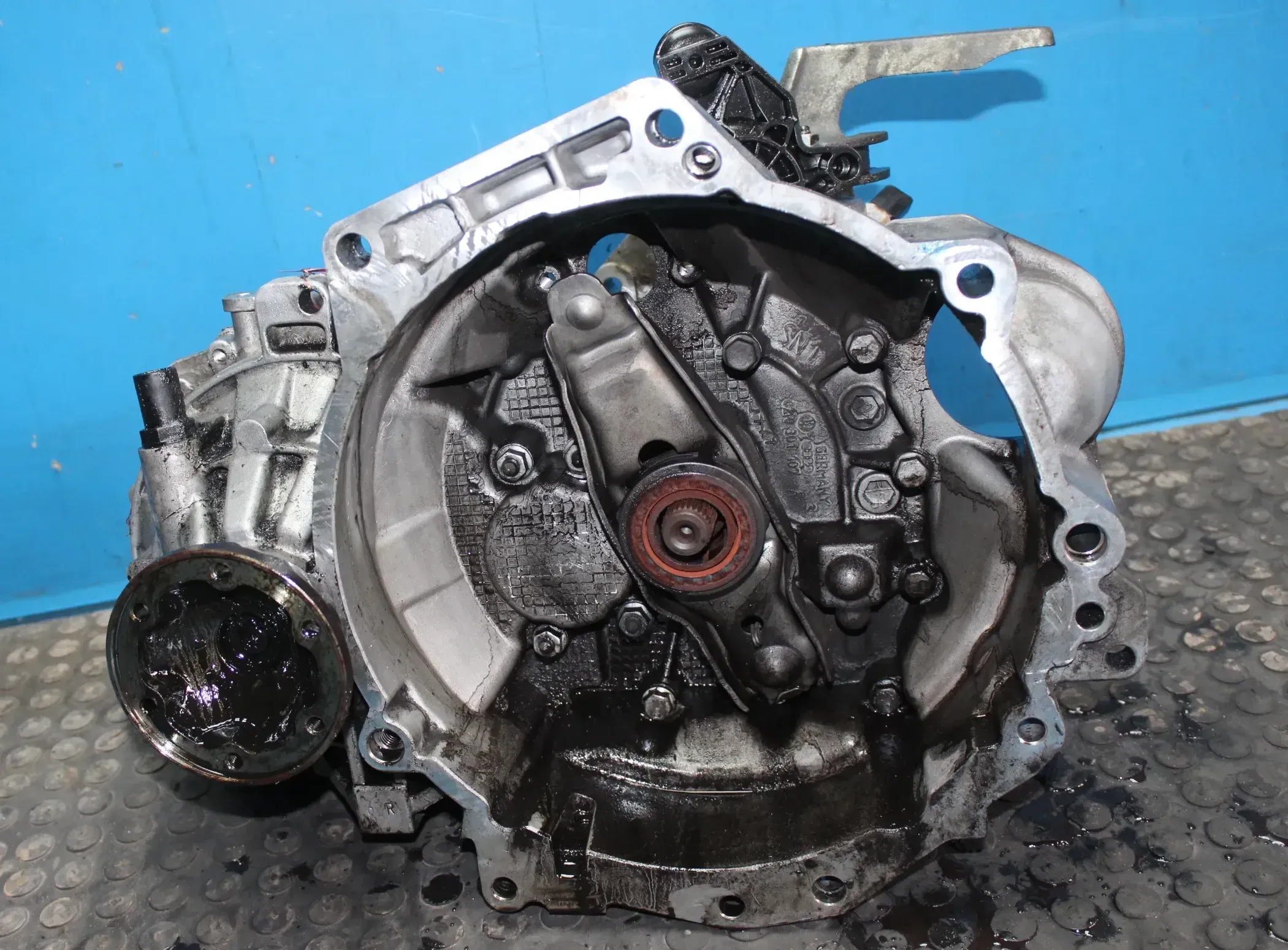 Getriebe 5-Gang Schaltgetriebe code MZL VW Polo V 6R 1.6 TDI Bj.11 - Bild 1