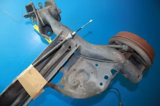 Hinterachse Achsträger Achse hinten Trommelbremse ABS Nissan Micra III K12 Bj.09 - Bild 9